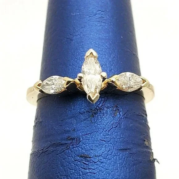 WOMEN'S 14K YELLOW GOLD & MARQUISE DIAMOND ENGAGEMNT RING